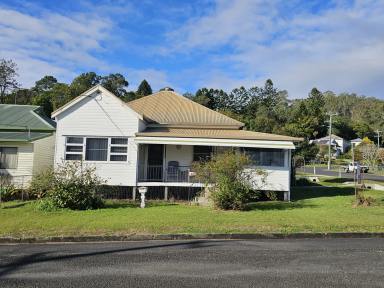 House For Sale - NSW - Kyogle - 2474 - Spacious 3-Bedroom Home with Sleepout on 758.8 m² Corner Block in Kyogle  (Image 2)