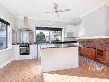 House For Lease - TAS - Devonport - 7310 - Space, Style, Schools, All Sorted  (Image 2)