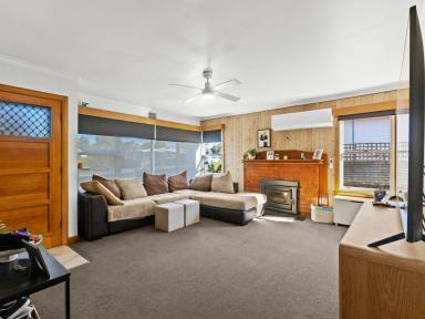 House For Lease - TAS - Devonport - 7310 - Updated Kitchen and Bathroom, Convenient Devonport Spot  (Image 2)