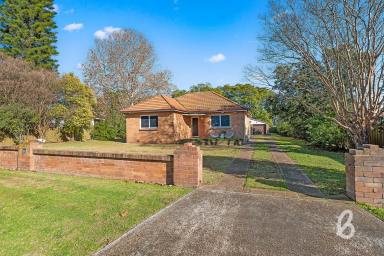 House For Sale - NSW - Singleton - 2330 - Sought After Location  (Image 2)