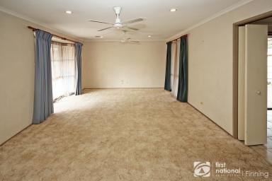 House For Lease - VIC - Berwick - 3806 - Well Located Family Home  (Image 2)