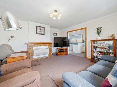 House For Lease - TAS - Devonport - 7310 - Room for the Family  (Image 2)