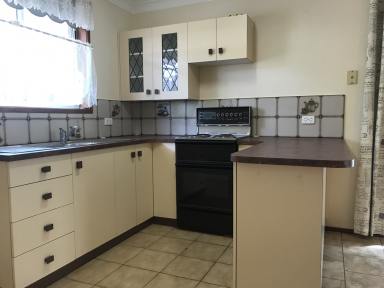 House For Lease - NSW - Tamworth - 2340 - THREE BEDROOM VILLA IN QUIET CUL-DE-SAC  (Image 2)