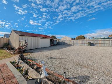House For Sale - VIC - Kerang - 3579 - Very Tidy Home on Generous Allotment  (Image 2)
