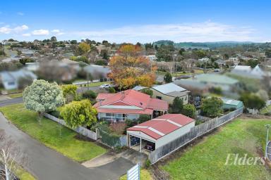 House For Sale - VIC - Warragul - 3820 - VIEWS and LOCATION! This HOME has it all..  (Image 2)
