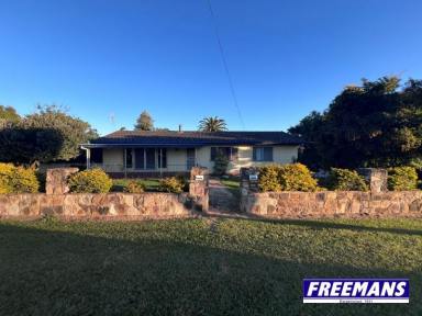 House For Sale - QLD - Kingaroy - 4610 - Half an acre waking distance to Kingaroy CBD  (Image 2)