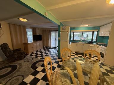 Retirement For Sale - SA - Hillier - 5116 - Turn-key retirement living in Hillier Park. Comfortable home, renovated kitchen, 2 car parking, numerous on-site facilities  (Image 2)