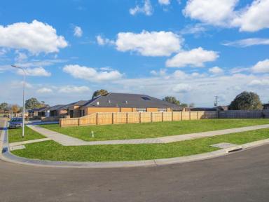Residential Block For Sale - VIC - East Bairnsdale - 3875 - DUAL ACCESS A BONUS IN THIS NEW DEVELOPMENT  (Image 2)