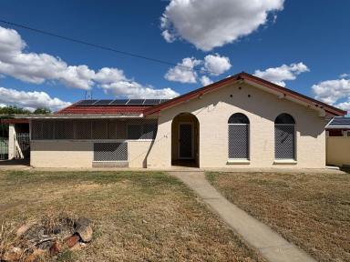 House For Sale - NSW - Moree - 2400 - BRICK HOME WITH TENANT IN PLACE  (Image 2)