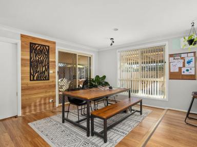 Unit For Sale - NSW - Old Bar - 2430 - SPACIOUS SEASIDE VILLA  (Image 2)