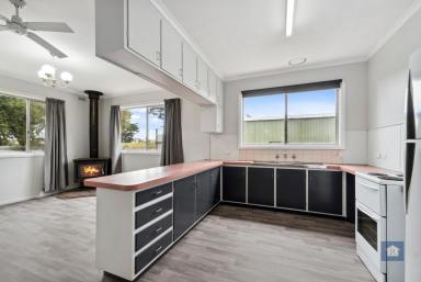 Lifestyle For Sale - VIC - Cororooke - 3254 - Peaceful Country Living...  (Image 2)