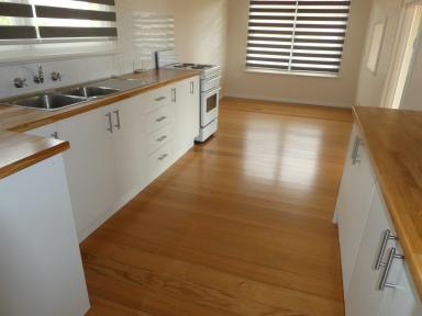 House For Lease - VIC - Bairnsdale - 3875 - CHARMING 3-BEDROOM HOME – PERFECT FOR FAMILIES!  (Image 2)