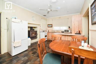 House For Sale - VIC - Mooroopna - 3629 - 1st Home Buyers, Renovators Opportunity - 3 Bedroom Home, Large 216m2 Shed, 932m2 Block  (Image 2)