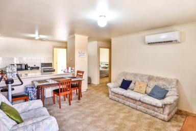 Unit For Sale - VIC - Mildura - 3500 - LOCATION DOESN&apos;T GET ANY BETTER  (Image 2)