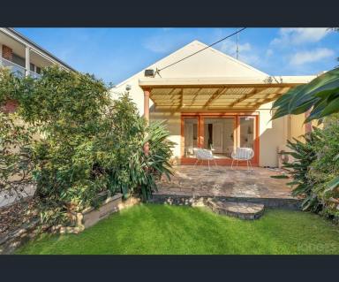 House Leased - VIC - Edithvale - 3196 - SEASIDE GEM | FAMILY HOME | BUNGALOW  (Image 2)