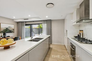 Townhouse For Sale - WA - Maylands - 6051 - SOPHISTICATED RIVERSIDE SANCTUARY  (Image 2)