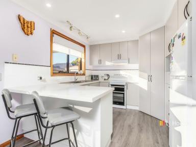 House For Sale - TAS - Don - 7310 - Tightly Held Location  (Image 2)