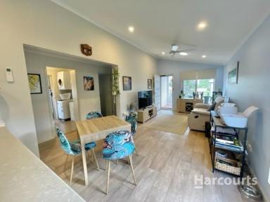House For Sale - QLD - Scarness - 4655 - AFFORDABLE SEACHANGE RETIREMENT  (Image 2)