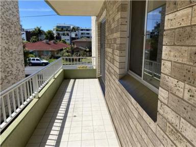 Unit For Lease - NSW - Forster - 2428 - 2 Bedroom Unit Close to Wallis Lake  (Image 2)
