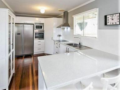 House For Lease - QLD - Birkdale - 4159 - Cost Conscious Family Home with Great Location!  (Image 2)
