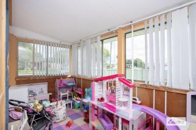 House For Lease - NSW - Taree - 2430 - Cosy 2 bedroom home in perfect location  (Image 2)