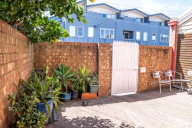 House Leased - VIC - Richmond - 3121 - Fully Furnished & Fully Bedded Home in Prime Richmond Location (Image 2)