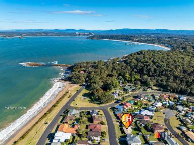 House For Sale - NSW - Maloneys Beach - 2536 - Maloneys Beach Gem..........175m to Sand and Sea !  (Image 2)