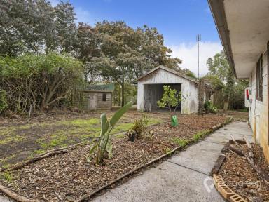 House For Sale - VIC - Fish Creek - 3959 - RENOVATION OPPORTUNITY WITH ROLLING HILL ASPECTS  (Image 2)