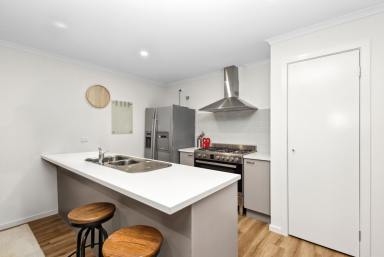 House For Sale - VIC - East Bendigo - 3550 - Modern Comfort and Lifestyle Ease  (Image 2)