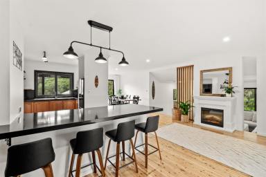 House For Sale - WA - Margaret River - 6285 - Convenient Stylish Family Home  (Image 2)