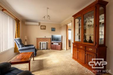 House For Lease - NSW - Glen Innes - 2370 - Cosy Two Bedroom Home  (Image 2)