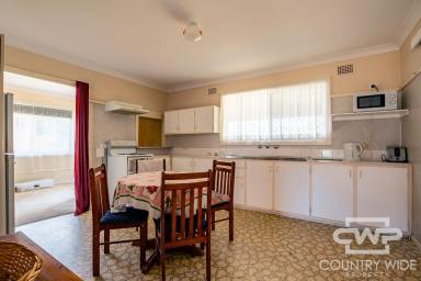 House For Lease - NSW - Glen Innes - 2370 - Cosy Two Bedroom Home  (Image 2)