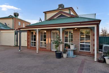 House For Sale - VIC - Mildura - 3500 - Comfortable, Easy Living in a Quiet Court  (Image 2)