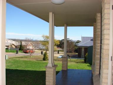 Duplex/Semi-detached Leased - NSW - Muswellbrook - 2333 - ROOMY
THREE (3x) B/r DUPLEX WITH ENSUITE BATHROOM AND TILED FLOORS IN LIVING AREAS  (Image 2)