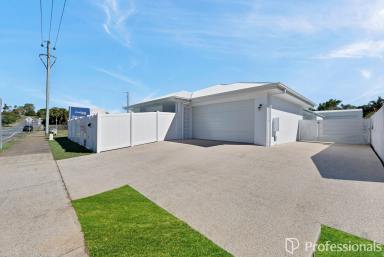 House For Sale - QLD - Glenella - 4740 - Stunning Upmarket Family Home in Sought-After Glenella!  (Image 2)