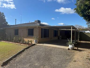 House For Sale - NSW - Moree - 2400 - GREAT FAMILY HOME IN A FANTASTIC LOCATION  (Image 2)