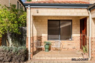 Townhouse For Sale - WA - Como - 6152 - LOCK & LEAVE LIFESTYLE  (Image 2)