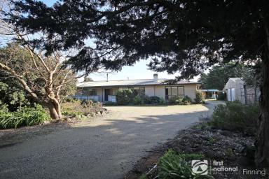 Acreage/Semi-rural For Lease - VIC - Clyde - 3978 - Dual Living Lifestyle Property on approx. 20 Acres – Ideal for Horse Enthusiasts  (Image 2)