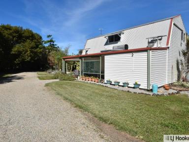 House For Sale - QLD - Tully Heads - 4854 - Tully Heads Hideaway – Where Design Meets Seclusion  (Image 2)