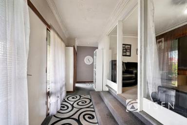 House For Sale - VIC - Golden Square - 3555 - Mid-century gem ready for polishing  (Image 2)
