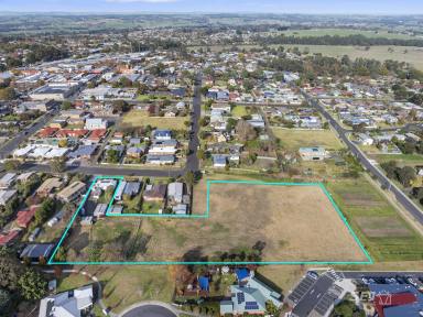 House For Sale - VIC - Leongatha - 3953 - INVESTMENT OPPORTUNITY: 1.095ha / 10,950sqm  (Image 2)