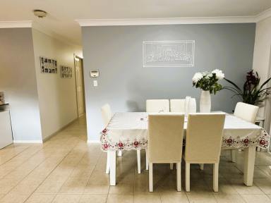 House For Sale - NSW - Inverell - 2360 - Quality Brick home in a quite location  (Image 2)