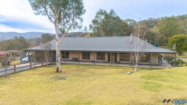 House For Sale - VIC - Myrtleford - 3737 - Mummery Road stunning residence  (Image 2)