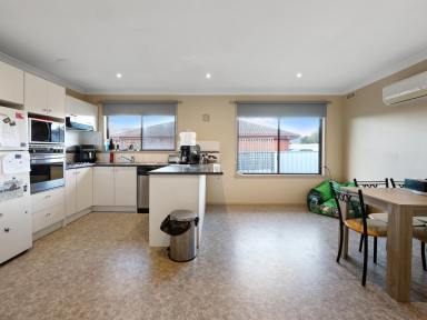 House For Sale - VIC - Hamilton - 3300 - Affordable three bedroom home  (Image 2)