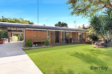 House For Sale - QLD - Palmwoods - 4555 - RENOVATED BRICK HOME IN QUIET CUL-DE-SAC  (Image 2)