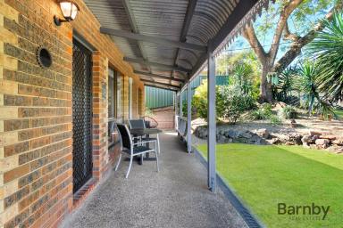 House For Sale - QLD - Palmwoods - 4555 - RENOVATED BRICK HOME IN QUIET CUL-DE-SAC  (Image 2)