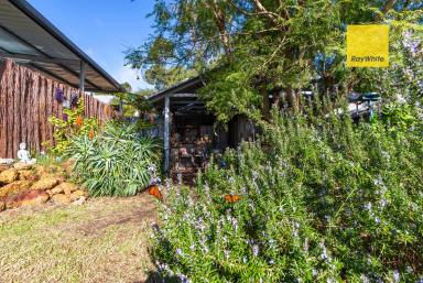 House For Sale - WA - Nannup - 6275 - OASIS IN TOWN  (Image 2)