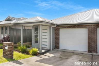 Duplex/Semi-detached For Sale - NSW - Vincentia - 2540 - Low Maintenance Living  (Image 2)