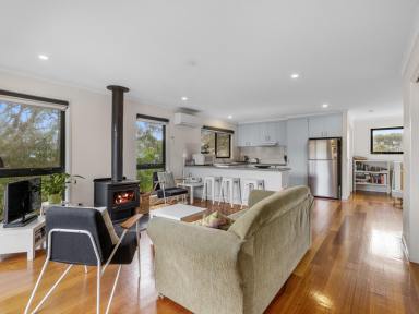 House For Sale - VIC - Sandy Point - 3959 - Relaxed coastal lifestyle in this superbly presented seaside escape  (Image 2)