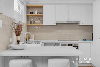 Unit For Sale - WA - Doubleview - 6018 - Fully Renovated, Like New — You’ll Love Coming Home!  (Image 2)